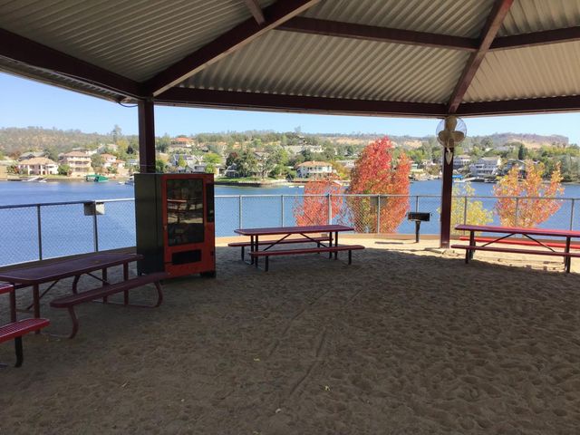 992 Iroquois Cir, Copperopolis, CA 95228