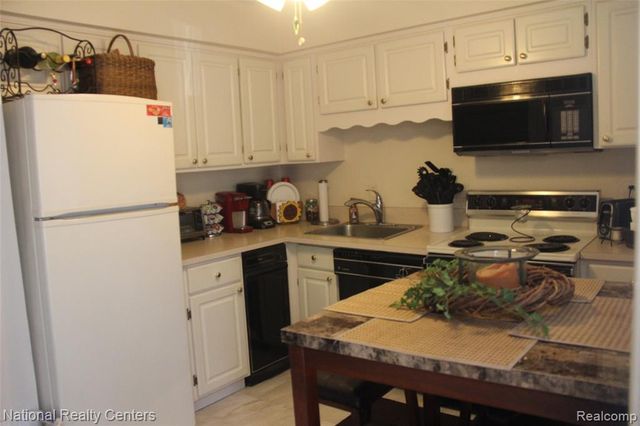 29160 Tessmer, Madison Heights, MI 48071