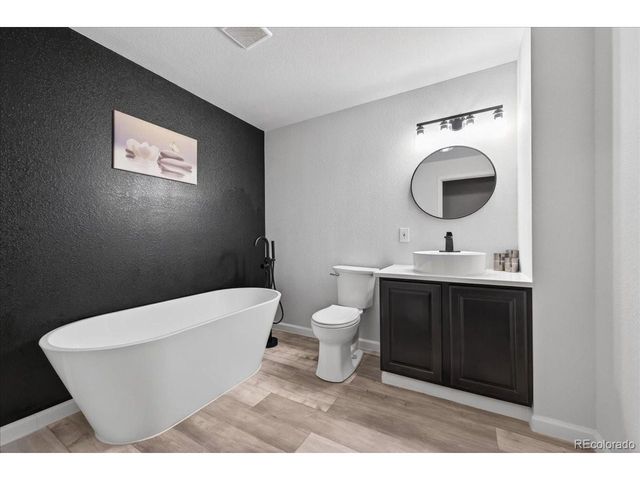 14276 Glencoe St, Thornton, CO 80602