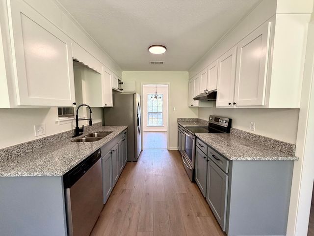 717 Berkshire Dr., Hattiesburg, MS 39402