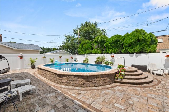 47 Cove Lane, Levittown, NY 11756