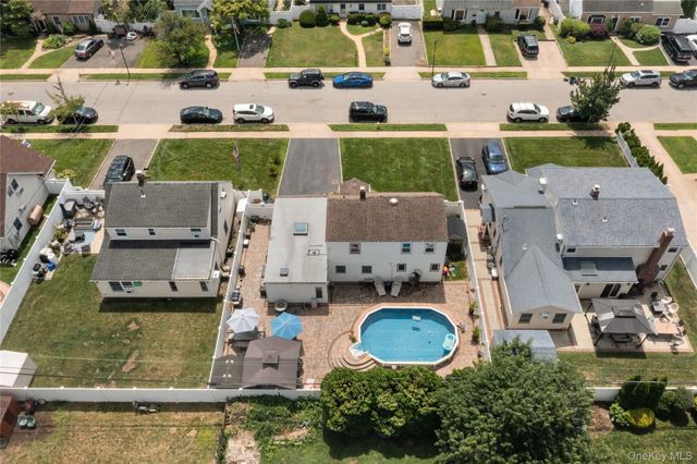 47 Cove Lane, Levittown, NY 11756