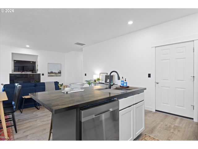 19257 OAK Ave, Sandy, OR 97055