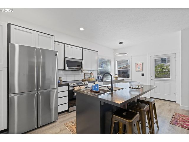 19257 OAK Ave, Sandy, OR 97055
