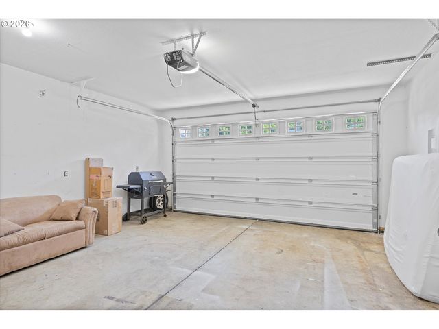 19257 OAK Ave, Sandy, OR 97055
