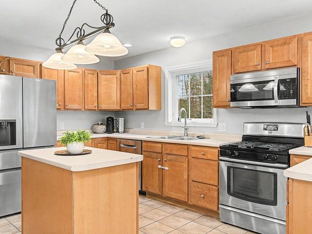 27 Sawmill Lane, Westford, VT 05494