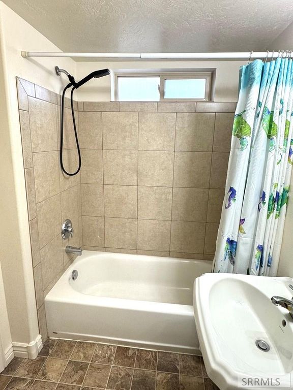 Image 11 of property listing at 171 Robison Drive, Ammon, ID 83406