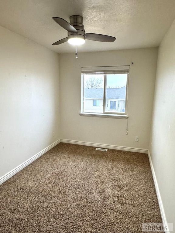 Image 13 of property listing at 171 Robison Drive, Ammon, ID 83406