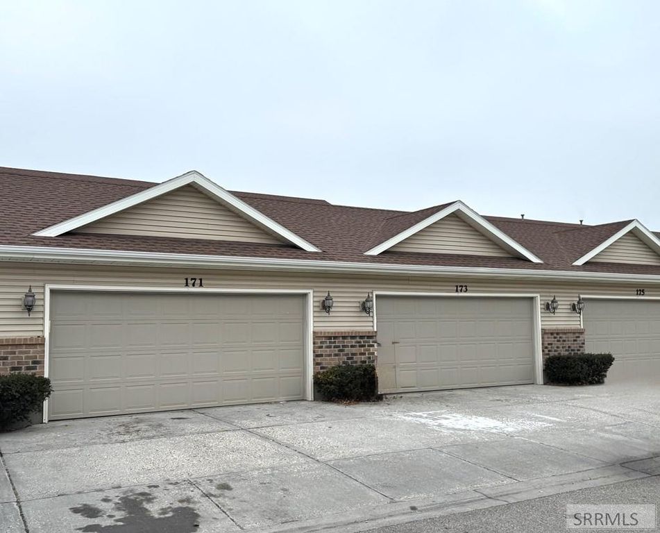 Image 23 of property listing at 171 Robison Drive, Ammon, ID 83406