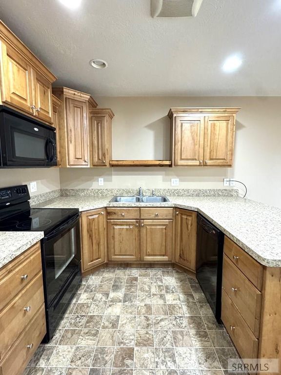 Image 6 of property listing at 171 Robison Drive, Ammon, ID 83406