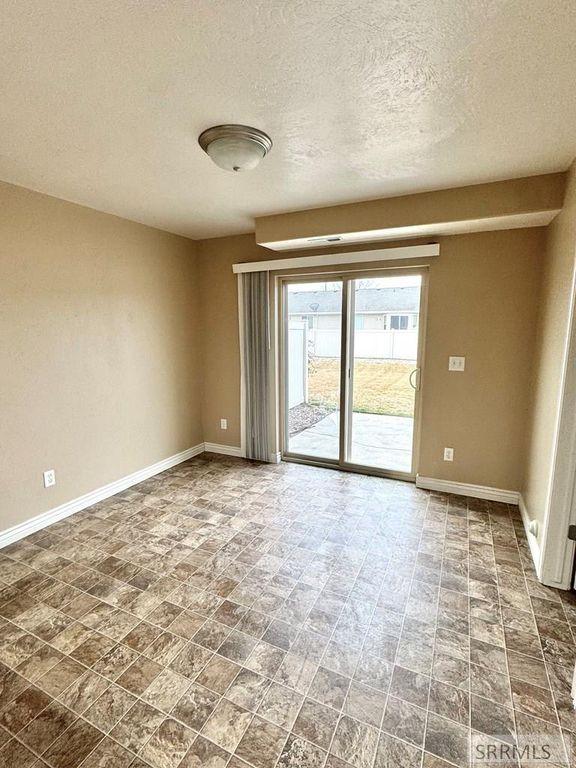 Image 9 of property listing at 171 Robison Drive, Ammon, ID 83406