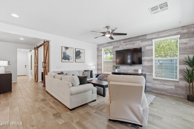 4385 E MESQUITE Street, Gilbert, AZ 85296
