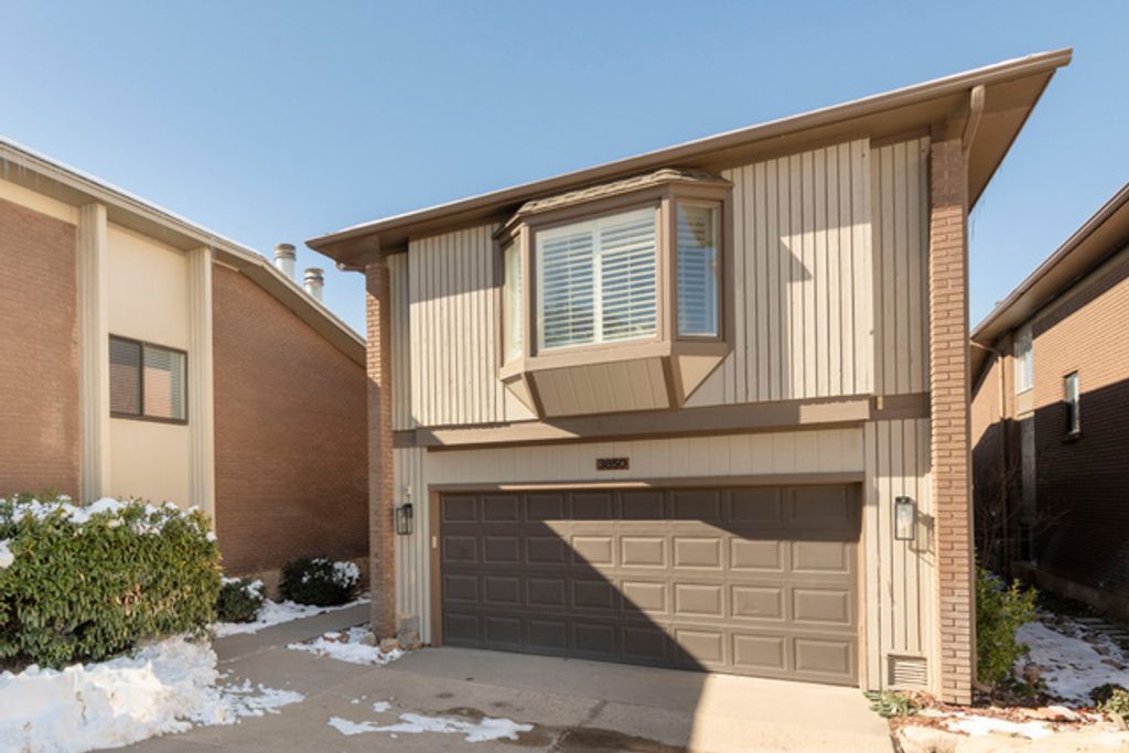 Image 2 of property listing at 3850 S QUAIL HOLLOW DR, Millcreek, UT 84109