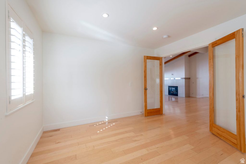 Image 16 of property listing at 3850 S QUAIL HOLLOW DR, Millcreek, UT 84109