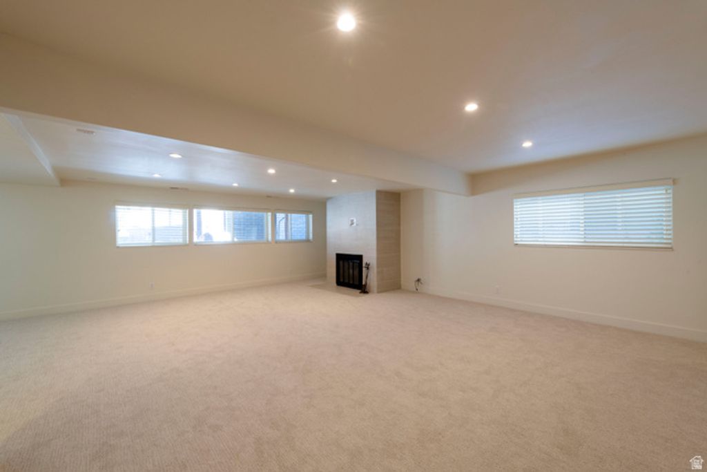 Image 20 of property listing at 3850 S QUAIL HOLLOW DR, Millcreek, UT 84109