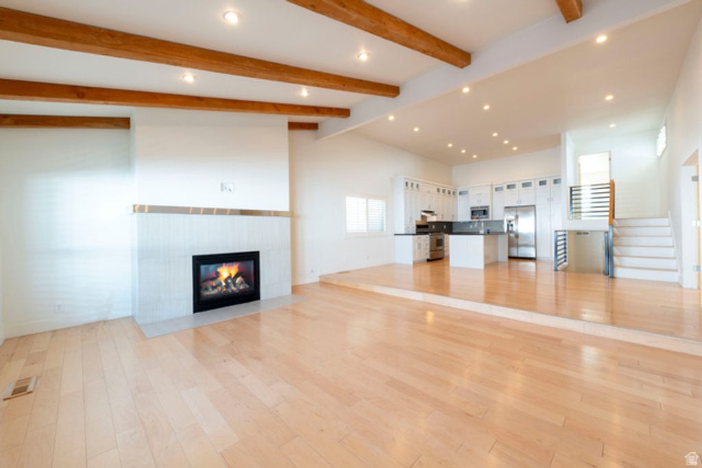 Image 3 of property listing at 3850 S QUAIL HOLLOW DR, Millcreek, UT 84109