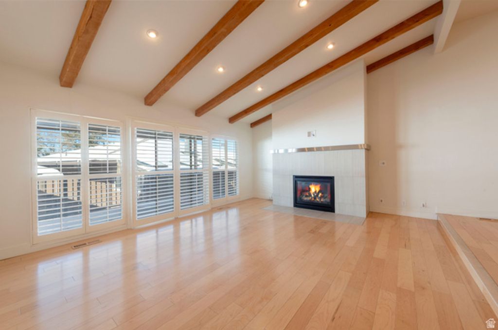 Image 4 of property listing at 3850 S QUAIL HOLLOW DR, Millcreek, UT 84109