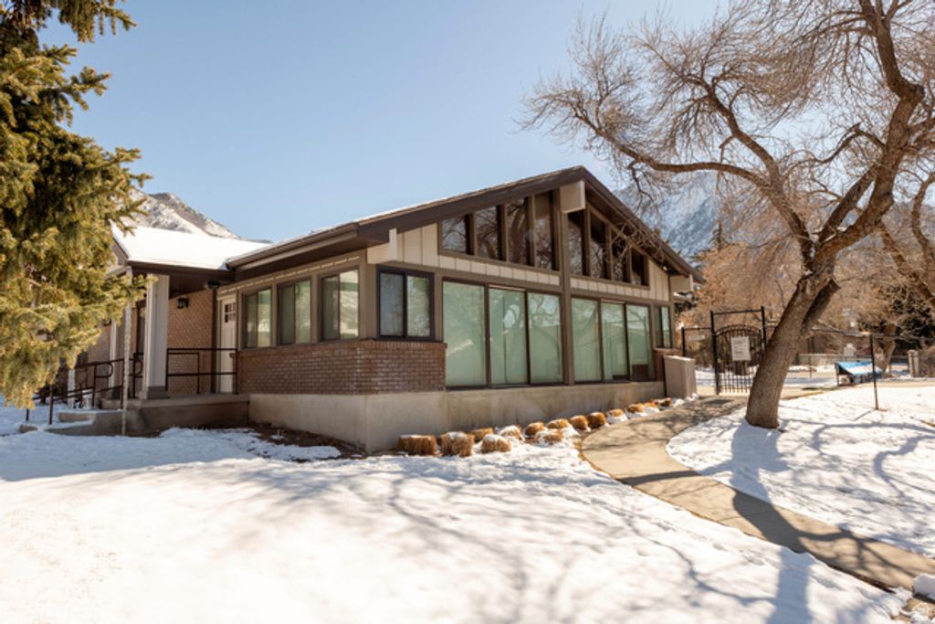 Image 32 of property listing at 3850 S QUAIL HOLLOW DR, Millcreek, UT 84109