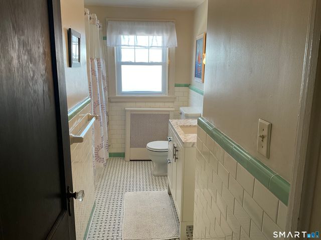 405 Mohegan Avenue Parkway, Waterford, CT 06375