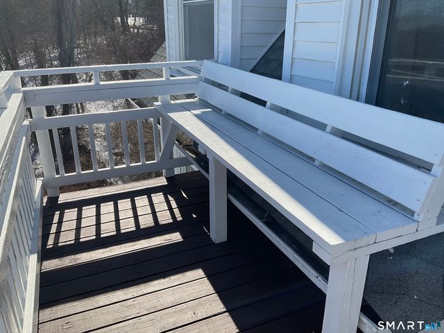 405 Mohegan Avenue Parkway, Waterford, CT 06375