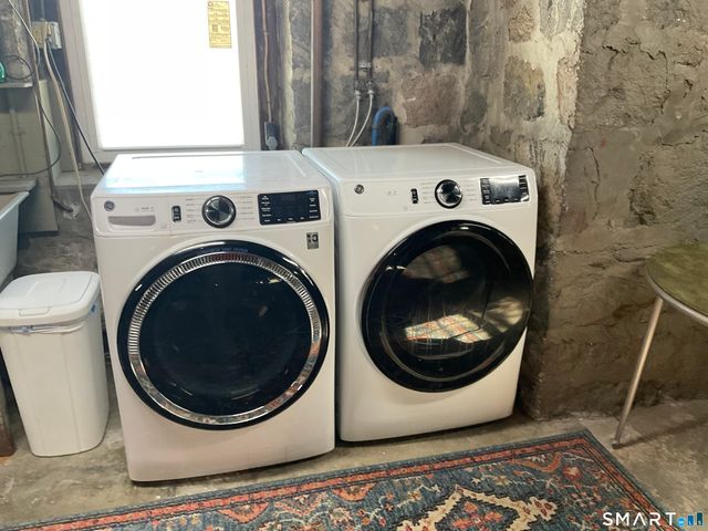 405 Mohegan Avenue Parkway, Waterford, CT 06375