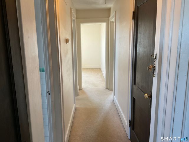 405 Mohegan Avenue Parkway, Waterford, CT 06375