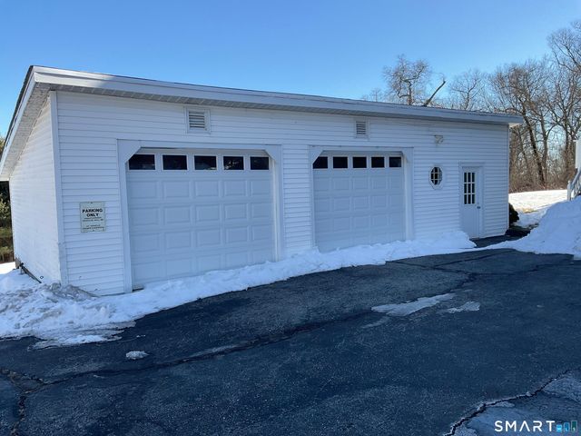 405 Mohegan Avenue Parkway, Waterford, CT 06375