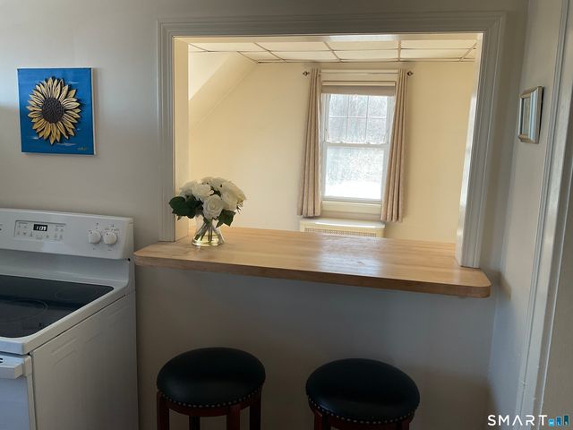 405 Mohegan Avenue Parkway, Waterford, CT 06375