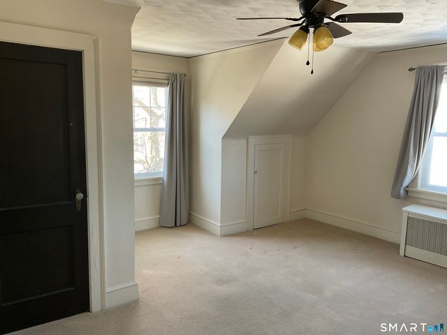 405 Mohegan Avenue Parkway, Waterford, CT 06375