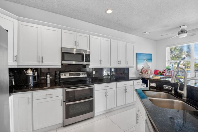 7745 Springfield Lake Drive, Lake Worth, FL 33467