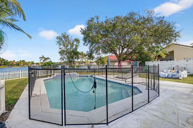 7745 Springfield Lake Drive, Lake Worth, FL 33467