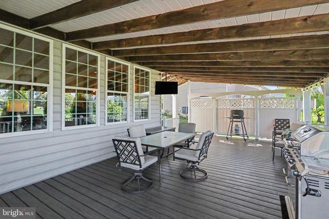 206 TAVERN BLVD., Boiling Springs, PA 17007