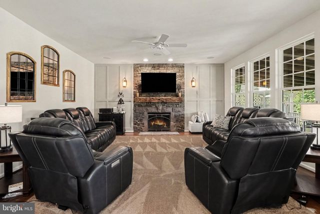 206 TAVERN BLVD., Boiling Springs, PA 17007