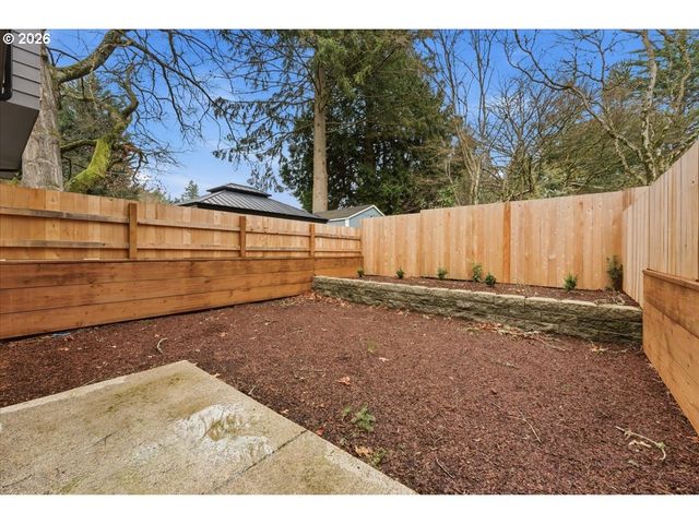 5069 Se King Rd B, Milwaukie, OR 97222