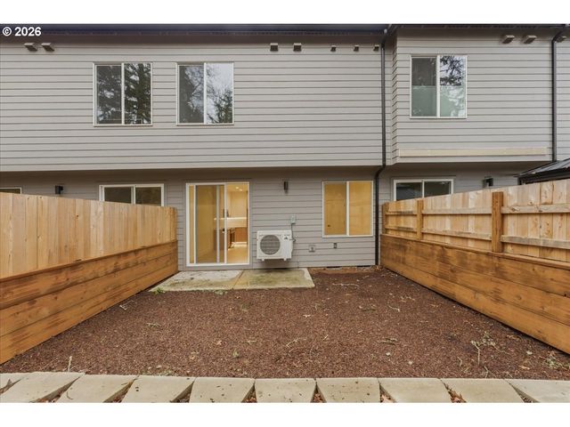 5069 Se King Rd B, Milwaukie, OR 97222