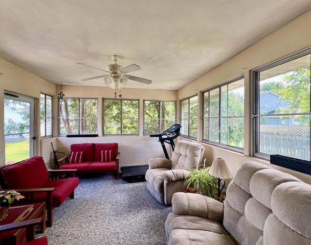 1216 Pinecrest LANE, Onalaska, WI 54650