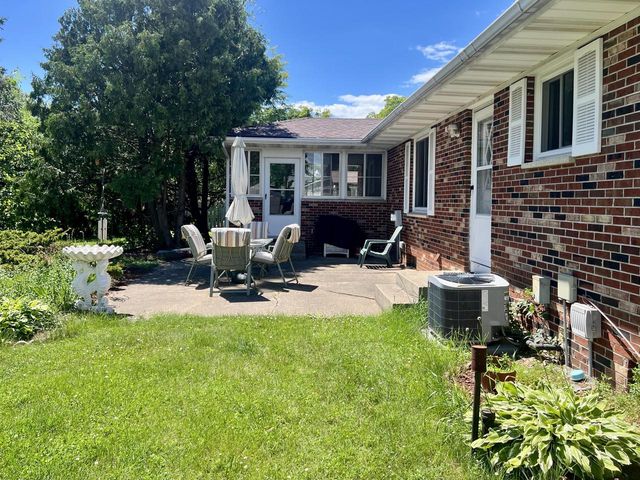1216 Pinecrest LANE, Onalaska, WI 54650
