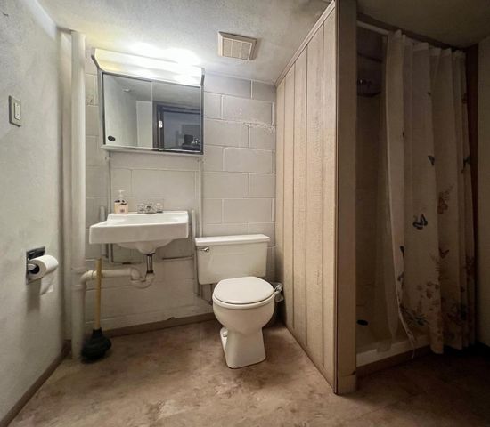 1216 Pinecrest LANE, Onalaska, WI 54650
