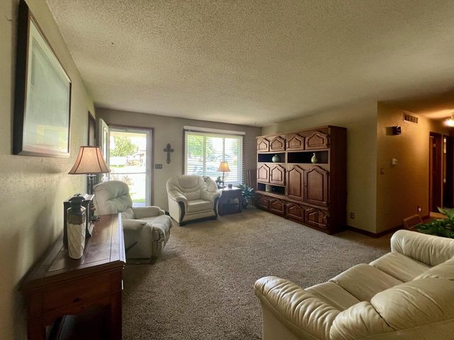 1216 Pinecrest LANE, Onalaska, WI 54650