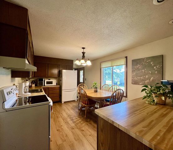1216 Pinecrest LANE, Onalaska, WI 54650