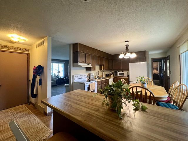 1216 Pinecrest LANE, Onalaska, WI 54650