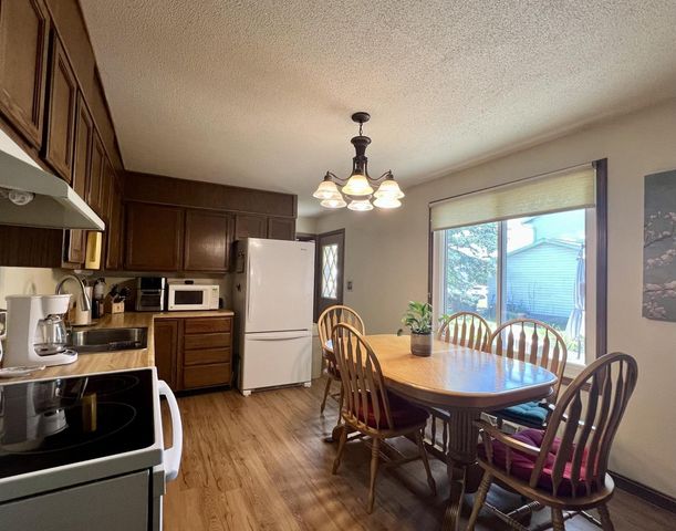 1216 Pinecrest LANE, Onalaska, WI 54650