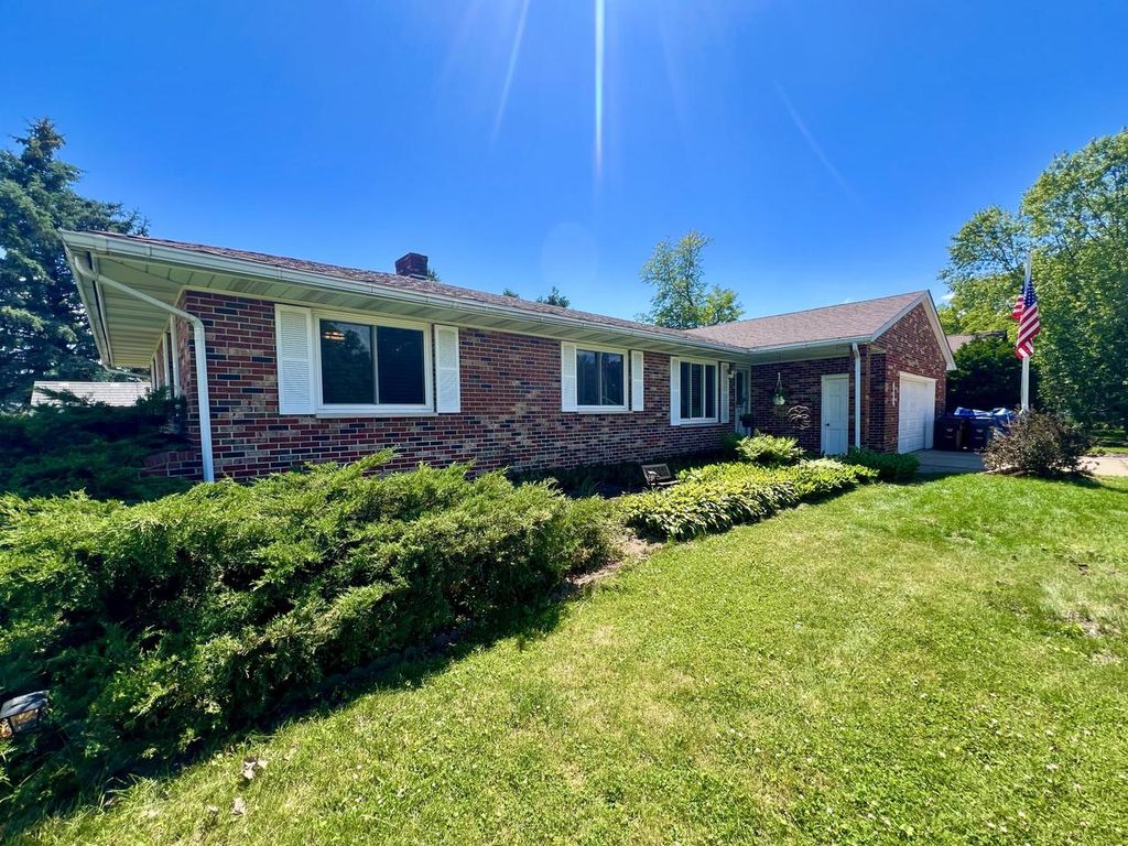 1216 Pinecrest LANE, Onalaska, WI 54650