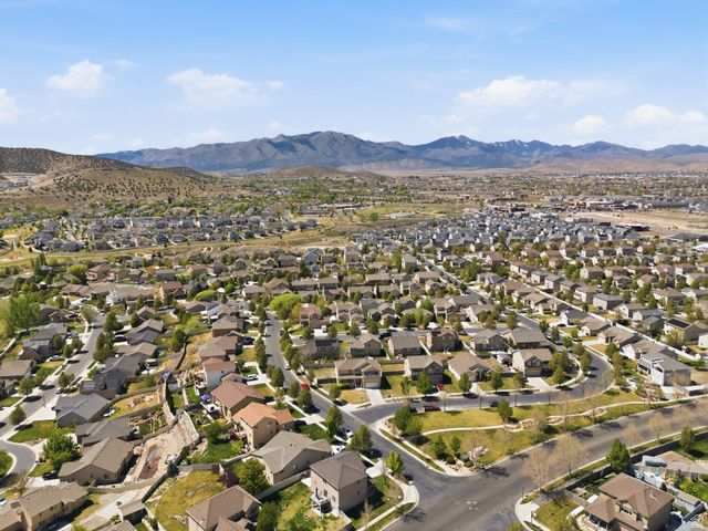 7715 N BRIDLEWAY RD, Eagle Mountain, UT 84005