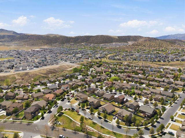 7715 N BRIDLEWAY RD, Eagle Mountain, UT 84005