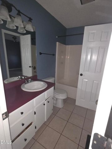 727 N Orange Street, Coats, NC 27521