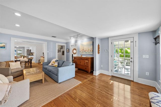 3009 W SAN RAFAEL STREET, Tampa, FL 33629