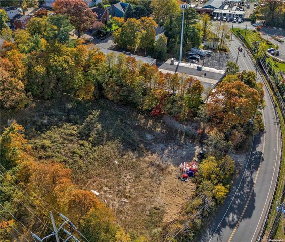 Shore Road, Glenwood Landing, NY 11547
