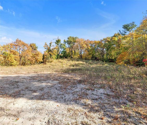 Shore Road, Glenwood Landing, NY 11547