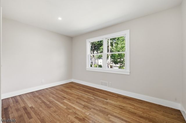 768 Birch Ave, New Milford Boro, NJ 07646